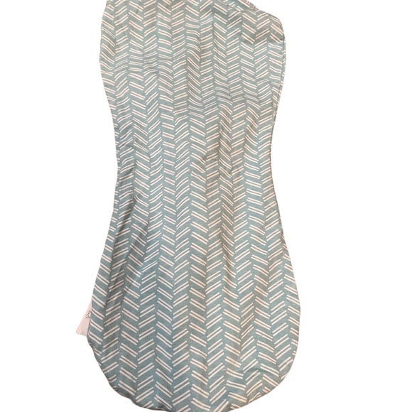 SwaddleMe newborn compression swaddle - Picture 2 of 4